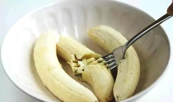 因为|香蕉也能当早点？做成孩子最喜欢的“饺子糕点”，还能补充维生素