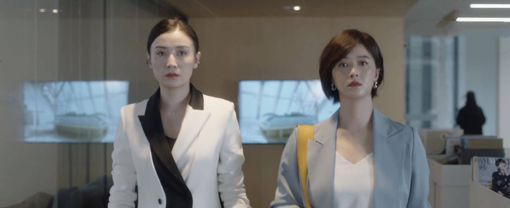 脖颈|《小舍得》蒋欣的3个穿衣雷区，骨架大的女生千万别踩，真的显胖