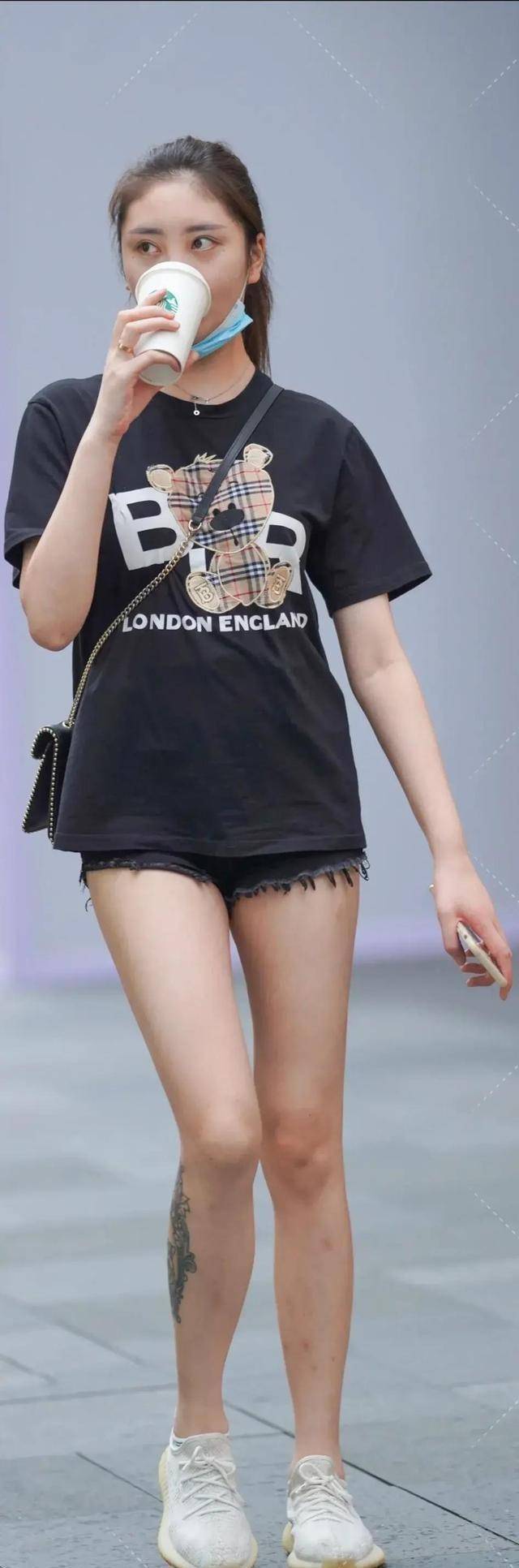 酷酷|酷酷装扮的打底裤充满青春的时尚活力，时尚雅致又清爽，时尚休闲