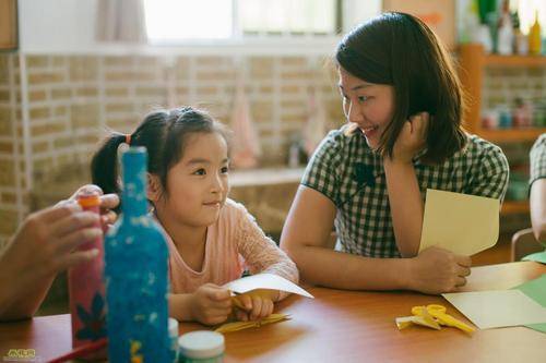 苗苗|“我不想去幼儿园”，入园最佳年龄不是三岁，参考下霍思燕的做法