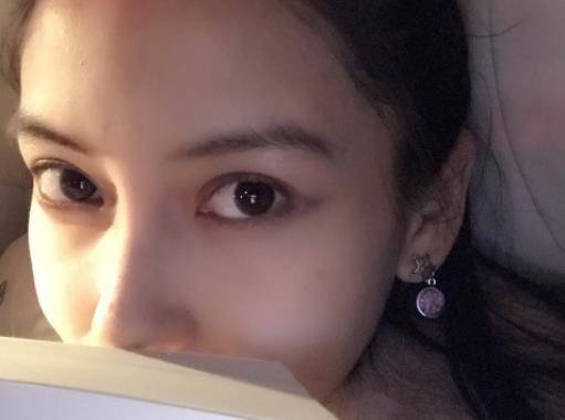 眼睛|睫毛也抢戏!这样的“绝色美人”原来也有缺陷,好担心戳到张馨予