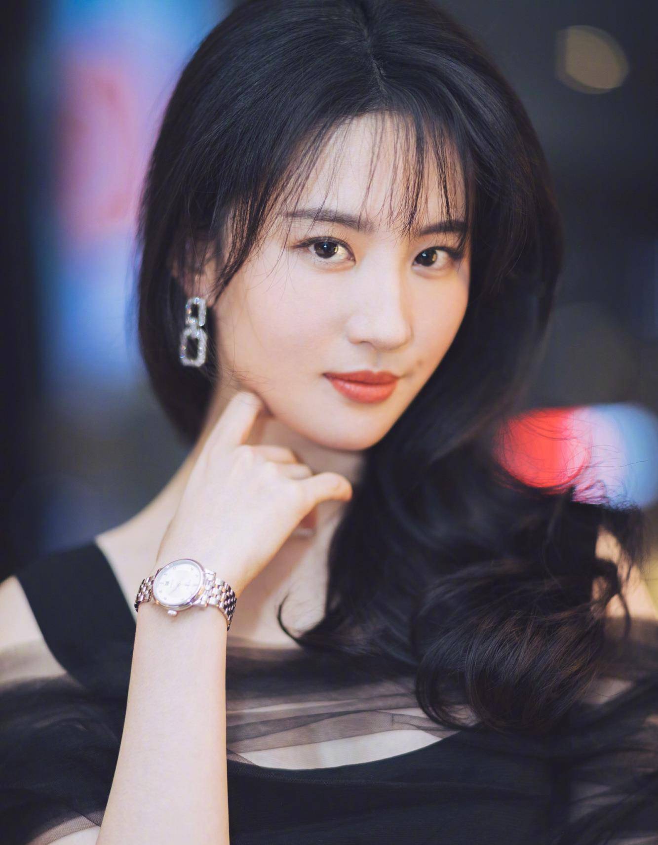 饰品|“神仙姐姐”刘亦菲,看她在宝石之间如何搭配,绝对是古典美人