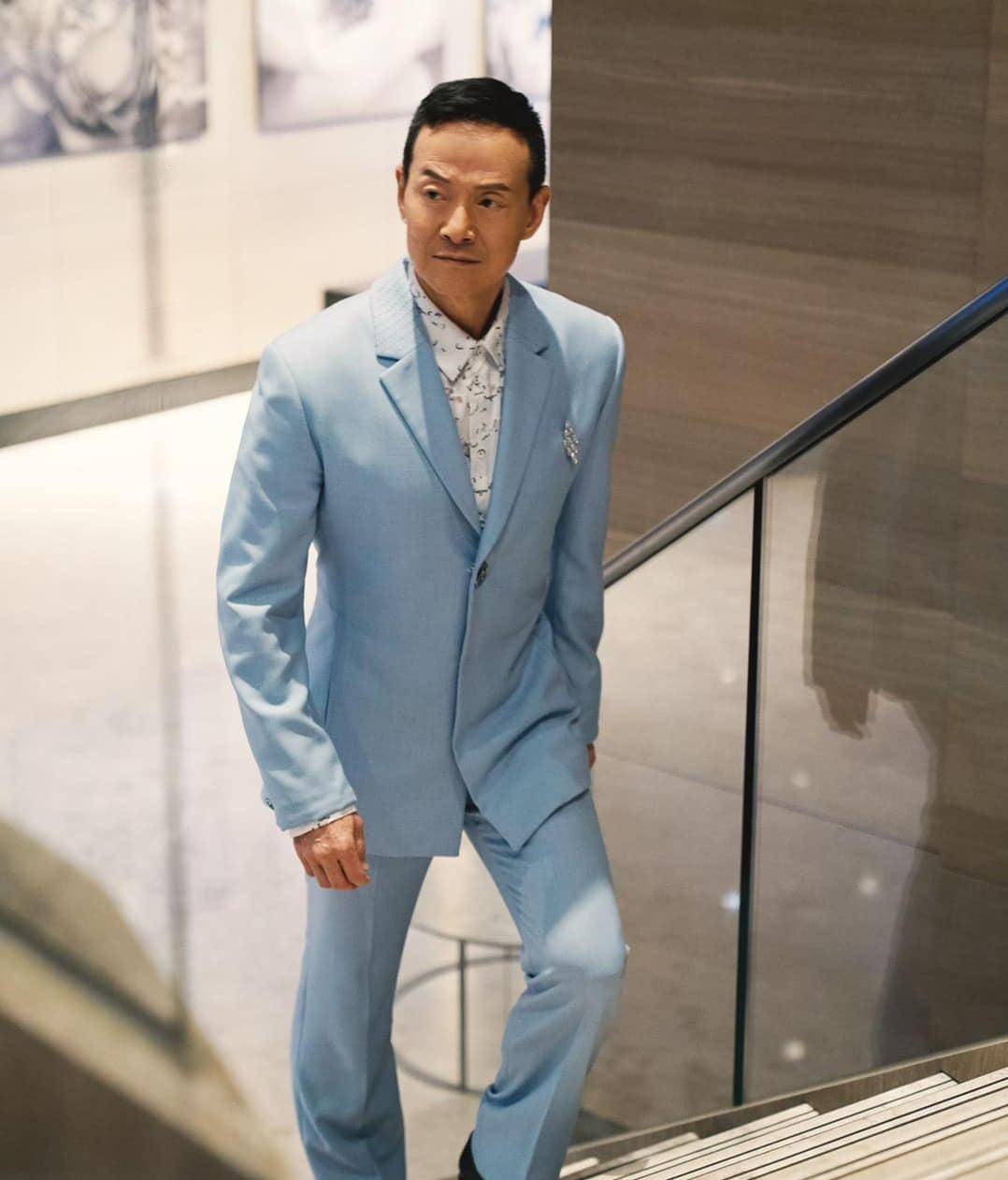 老戏骨吴兴国时隔9年复出拍戏68岁身材好气场足风采不减当年