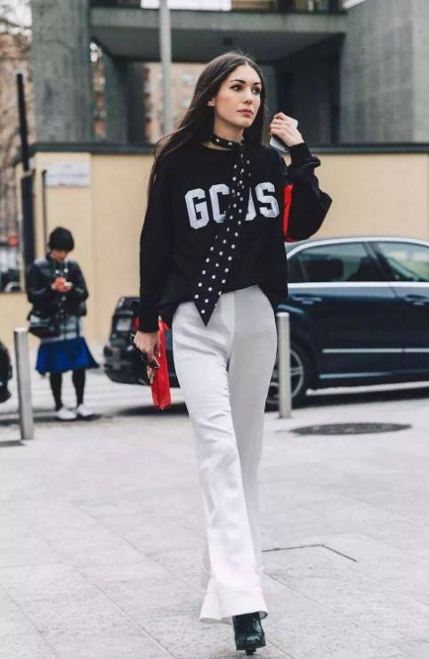 黑色|奚梦瑶又美出新高度，黑色卫衣配紧身裤随性大气，超模身材抢镜