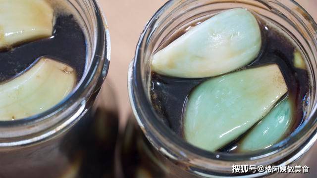如何腌制腊八蒜又快又绿 102ef200c1cb4ad9a6978b599d2545b2.jpeg