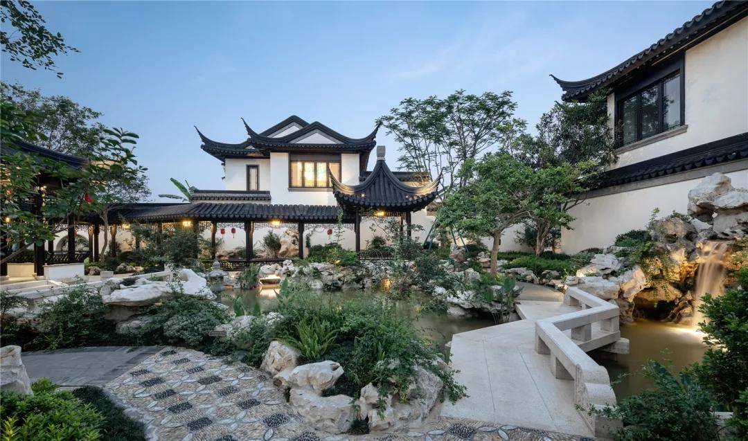 肇庆鼎湖融创西江桃源售楼处电话别墅地址开盘价格