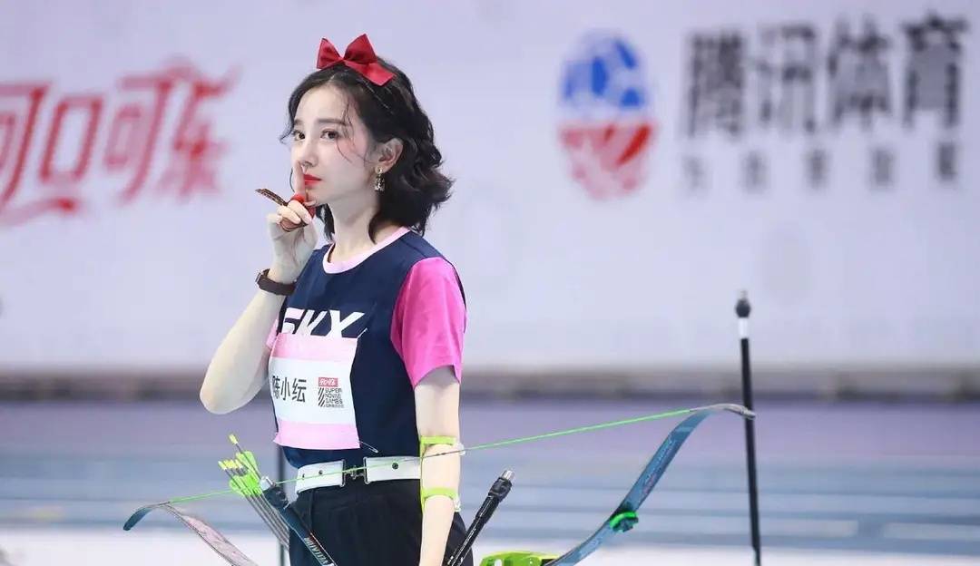 黑色|31岁陈小纭惊艳全场，白雪公主造型又仙又撩，美得不可方物