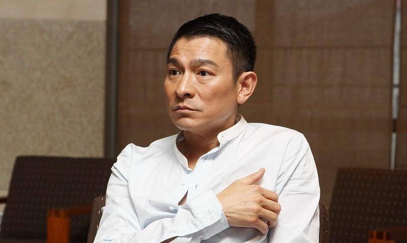 香港经典电影排行_曾被香港封禁,删减后才能上映的5部经典电影,每一部都极度写实