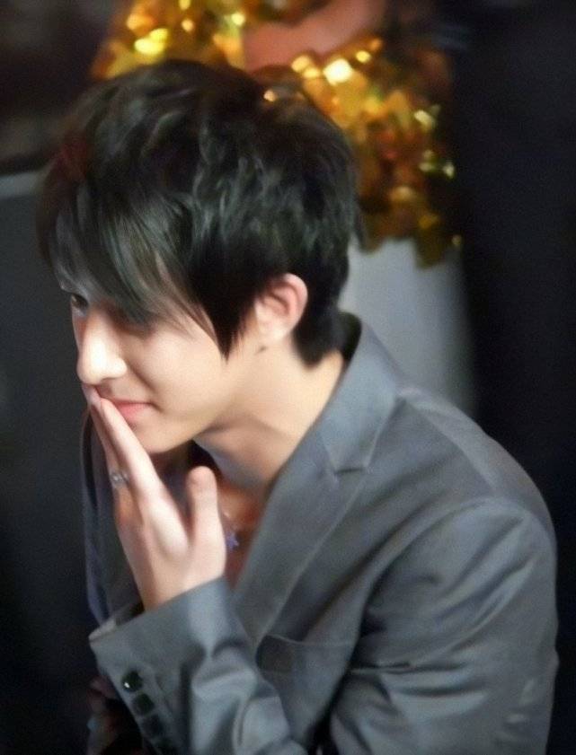 原创韩庚刘宪华再合体跳舞，曾一起出道仍有默契，期待13人合体吗