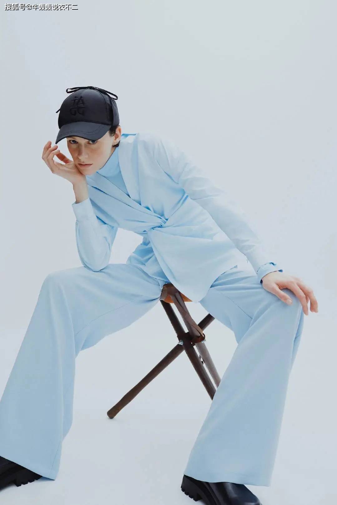 都靠|都靠这些颜色,拯救了我不想穿黑白灰的秋天