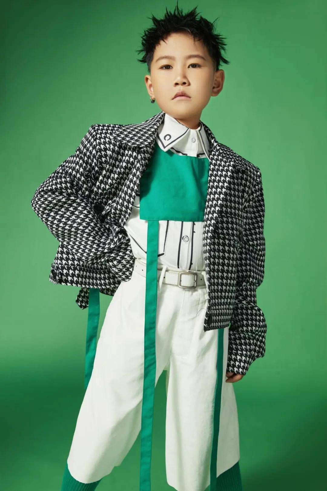 完美童模第五季小超模陈奕衡荣获全球决赛全球人气季军