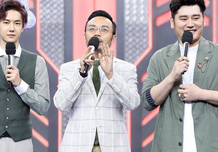 名字|解约钱枫后，湖南卫视再度调整，王一博名字被移出主持阵容