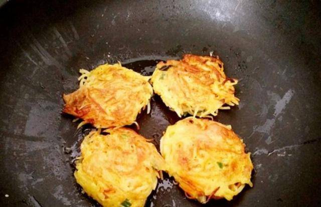 蔬菜|这种早餐饼我家一周做3次，大人小孩都爱吃，孩子常吃提高免疫力