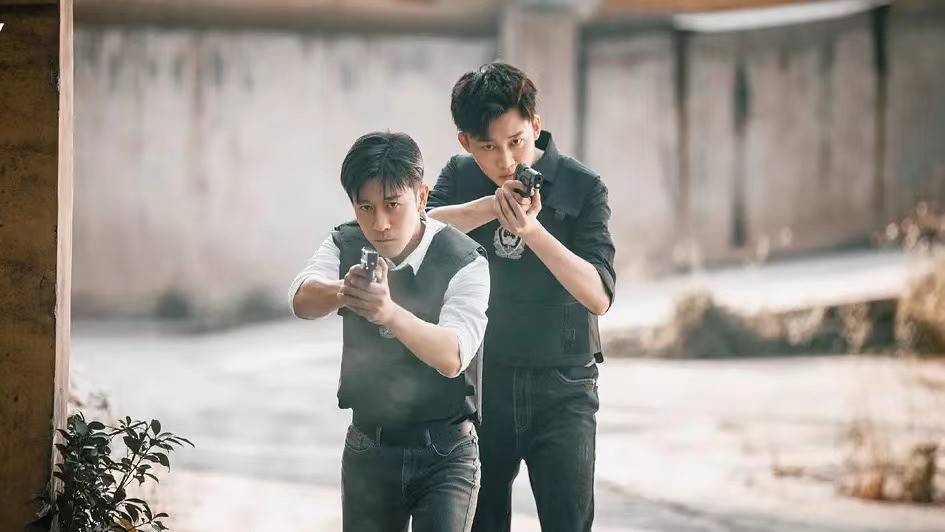 刘奕君又一狠剧将播,携"关系户"期待值拉满_刘怡潼