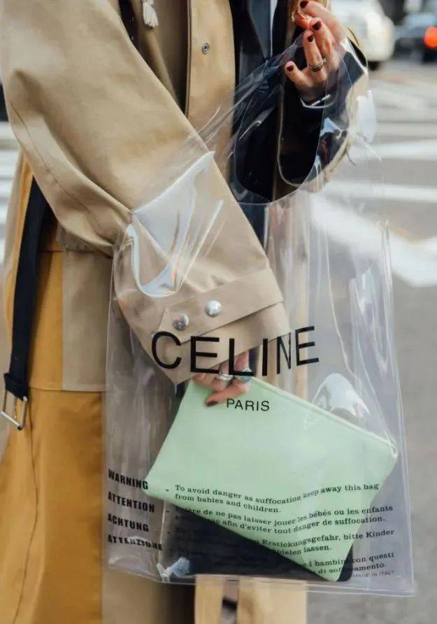 运动鞋|今夏不要总穿运动鞋了,2021流行这几款凉鞋,上脚显瘦显直又显腿长!