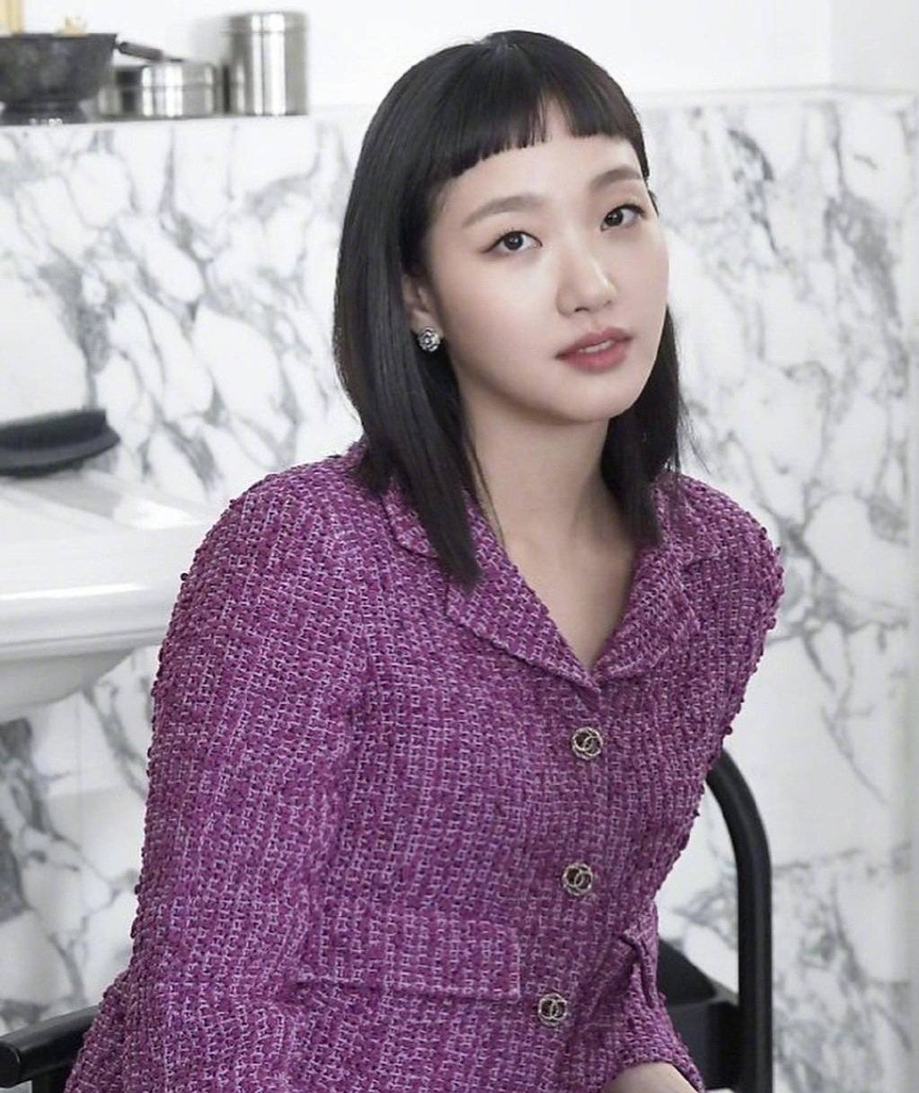单眼皮|29岁金高银胆子真大，尝试复古狗啃刘海，单眼皮也可以这么美