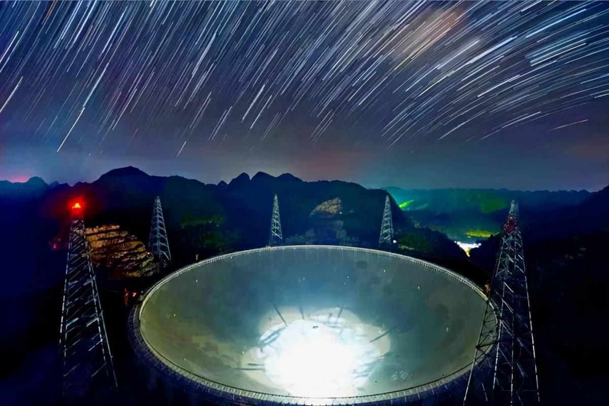 宇宙中不断传来神秘信号，中国天眼多次接收，外星人在联系我们？(图1)