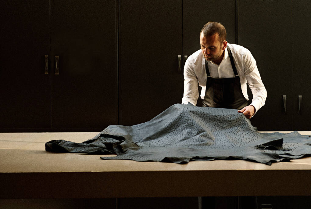 繁华世界|LuneVille全球限量 |一针一线勾勒繁华世界,方寸之间寻觅法式韵味