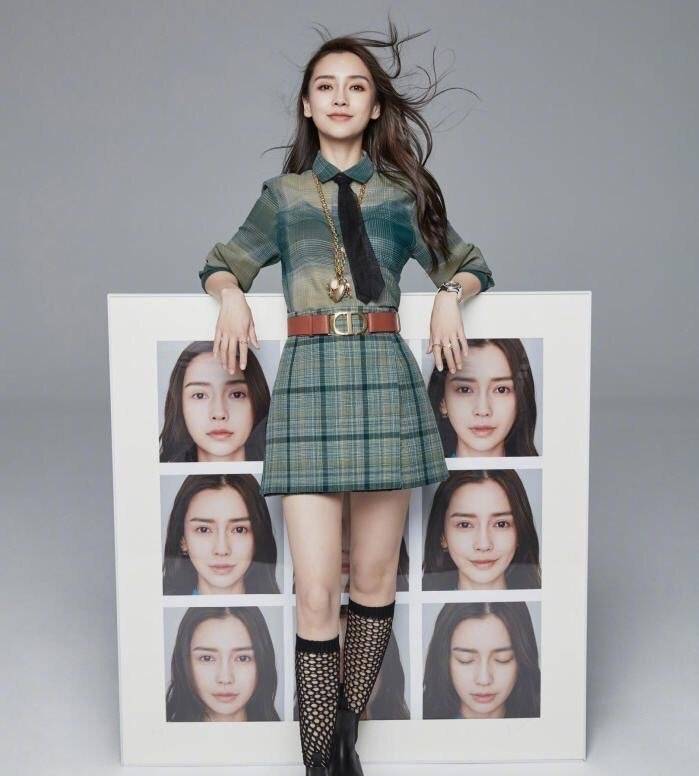 杨颖|31岁杨颖状态真好，穿白色印花T恤现身，这凹凸绝了