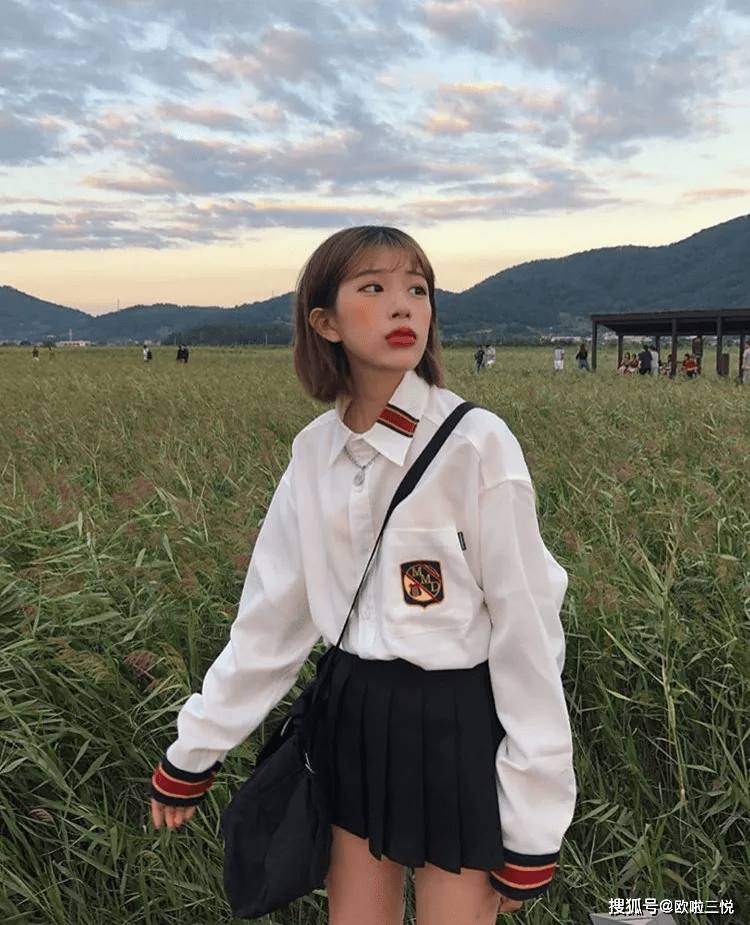 衬衫 女生的“纯欲风”衬衫穿搭