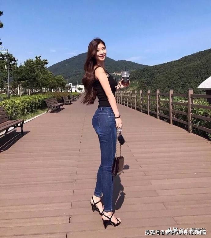 身材|秋来广州美女街拍时尚穿搭，“越秀”越时尚越发的美丽，多姿多彩