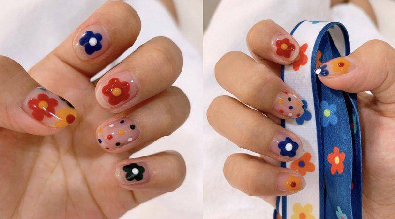 花瓣|林允孟佳都爱上了手绘美甲?法式小花优雅迷人,晕染花瓣质感爆棚