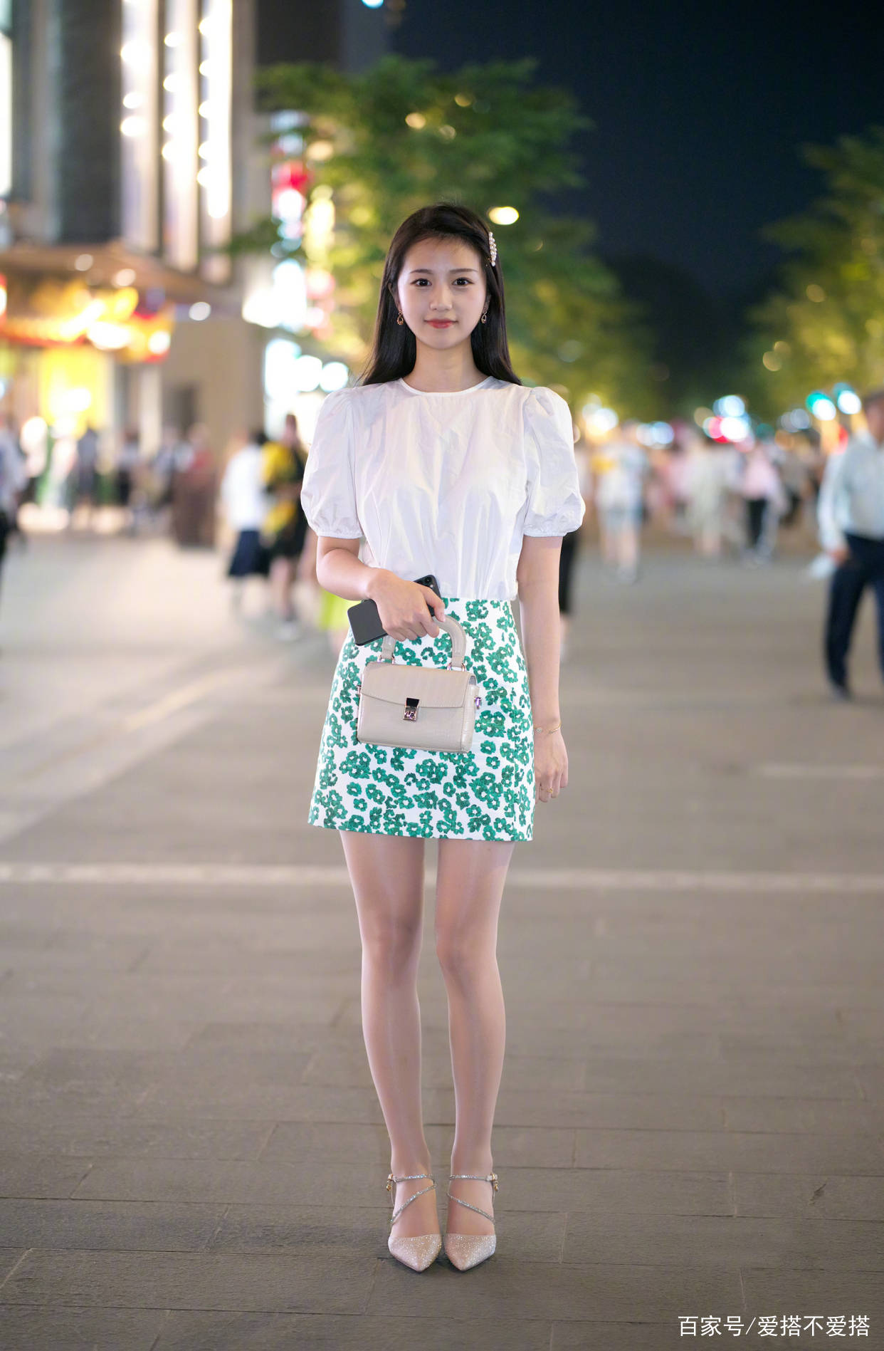 服装|今夏，掌握这几种“夏季叠穿”技巧，旧衣也能穿出时尚感，很实用