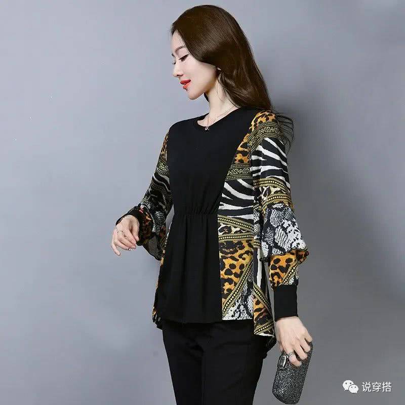 设计|婆婆52了贼会打扮，穿这：花T恤，配阔腿裤，比90后小姑还嫩