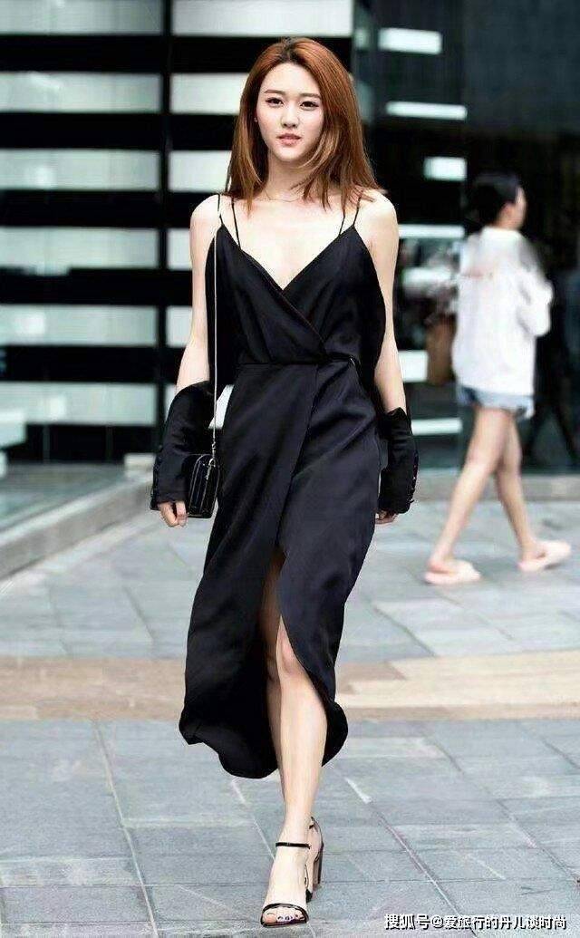 蓝色|东莞时尚穿搭街拍，妖娆多姿的美女用不同的穿搭诠释着时尚元素