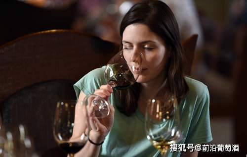 时间差|品味葡萄酒入口的第一感觉有多重要?注重葡萄酒品酒的第一印象