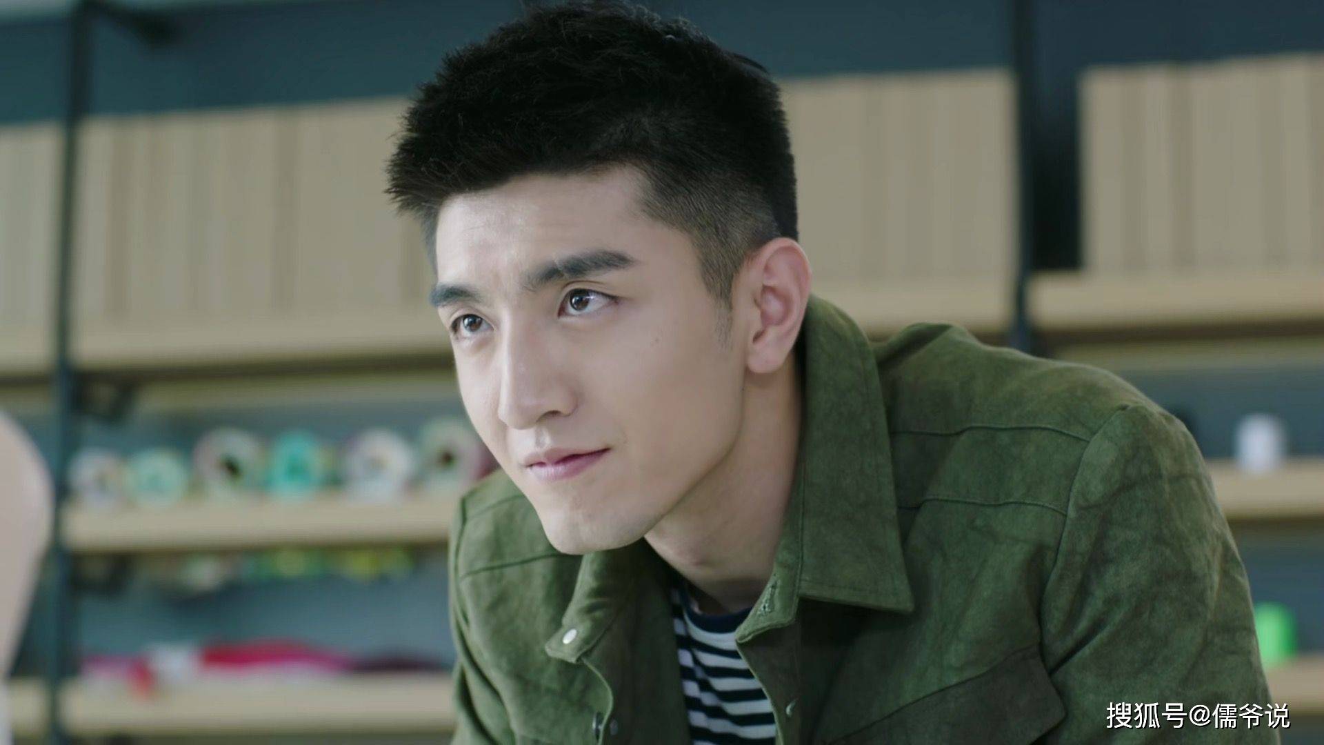 丑上|《君九龄》开播,金瀚丑上热搜,和女主彭小苒的美形成鲜明对比