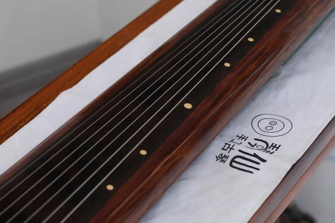 琴仙手工古琴:古琴指法上的虚实!