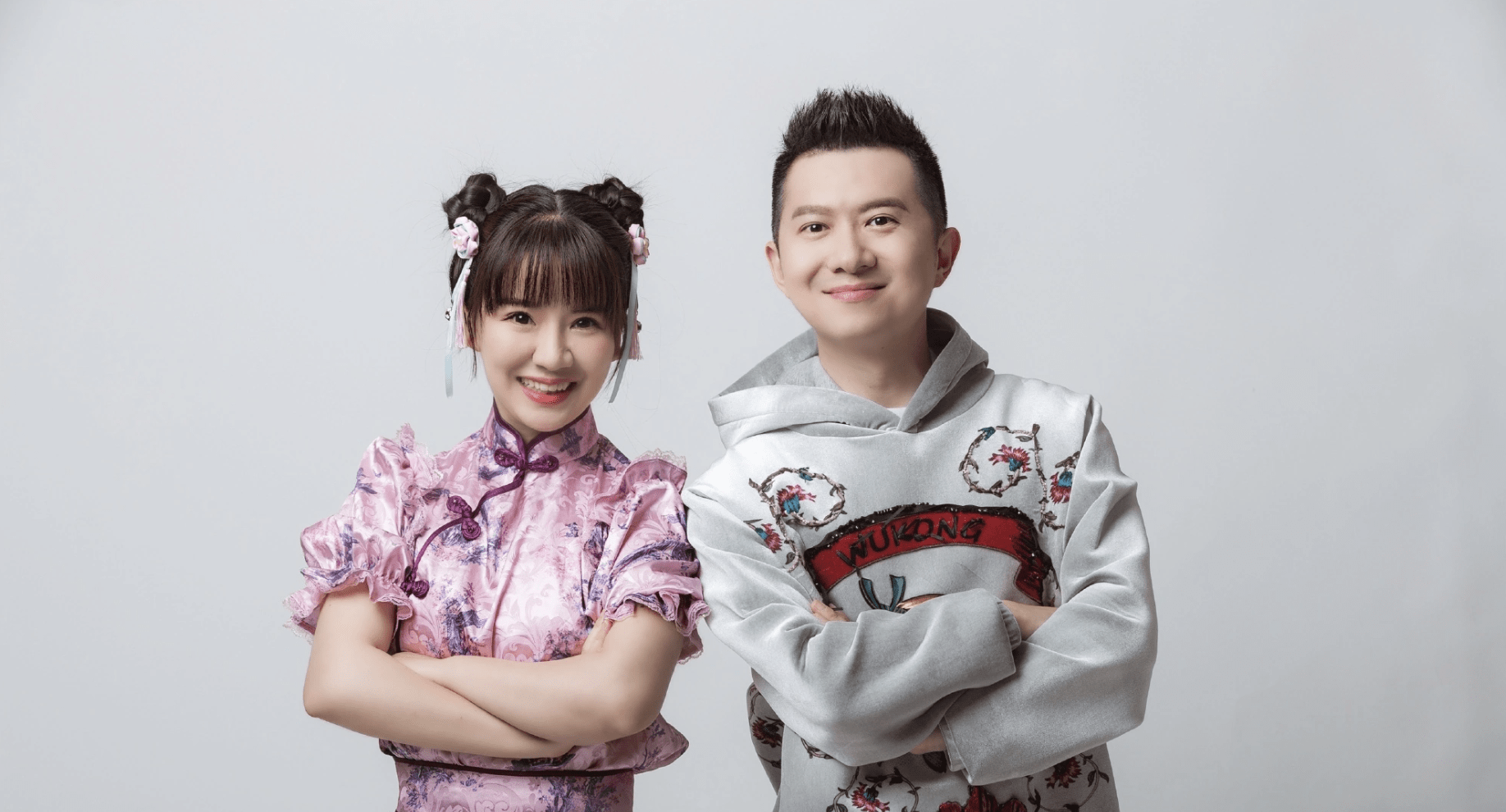 原创红果果产后首晒全家福与绿泡泡庆祝结婚12周年儿女双全超幸福