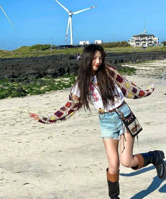 运动鞋|逛街偶遇杨幂…她穿短裤时总穿这几款鞋