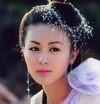 陈庭萱张天爱的村姑造型曝光衣衫褴褛仍然灵气动人获赞“最美村