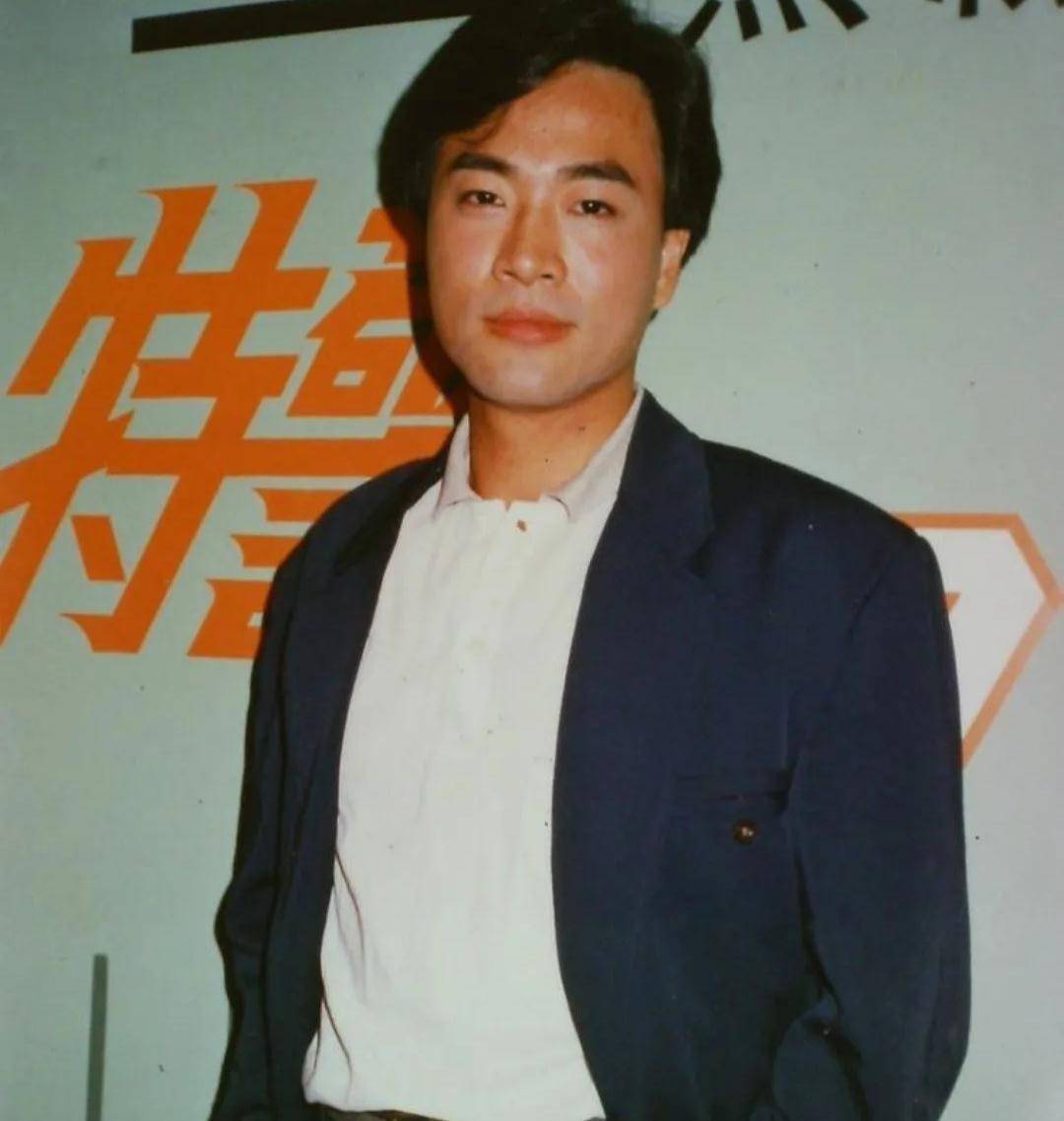 昔日"亚视一哥"发福露面,爆红时张家辉给他当配角_陈庭威