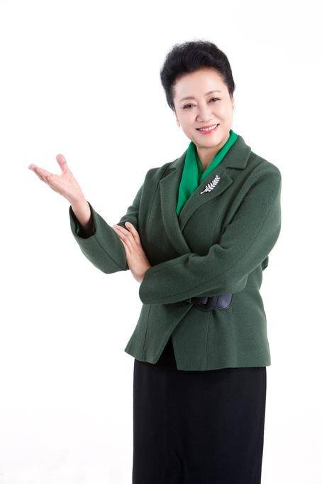 身材|车晓的瘦让身材大打折扣，别看妈妈王丽云穿得花，也比闺女有气质