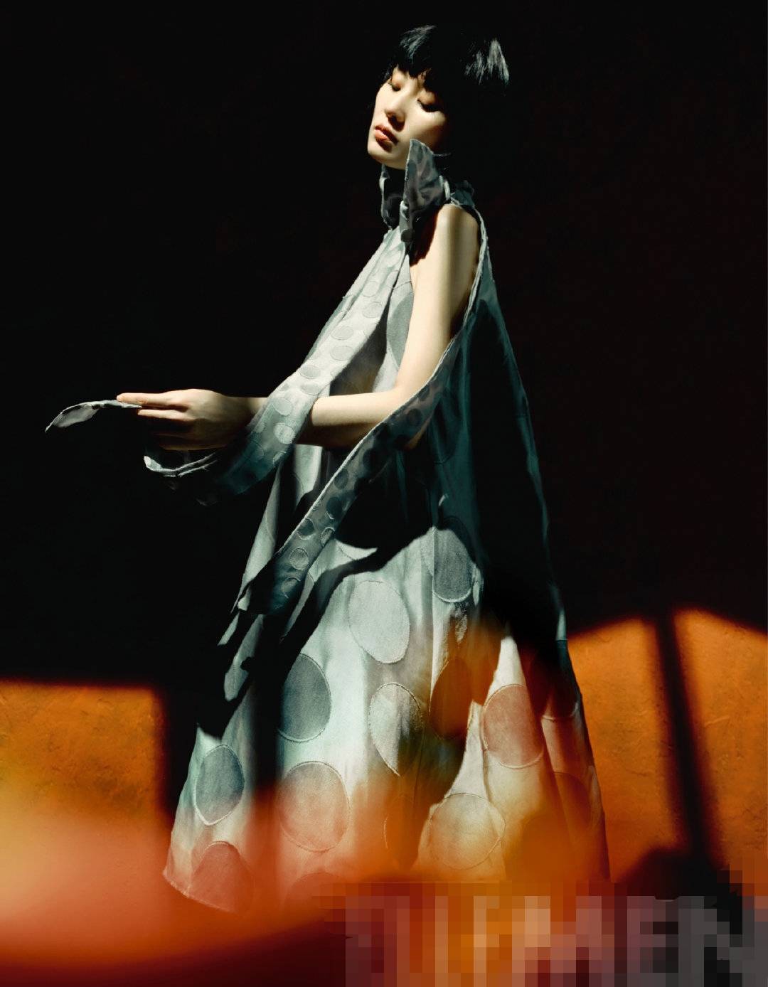 整体|刘诗诗最新大片,挑战鲢鱼头短发,利落时髦获好评