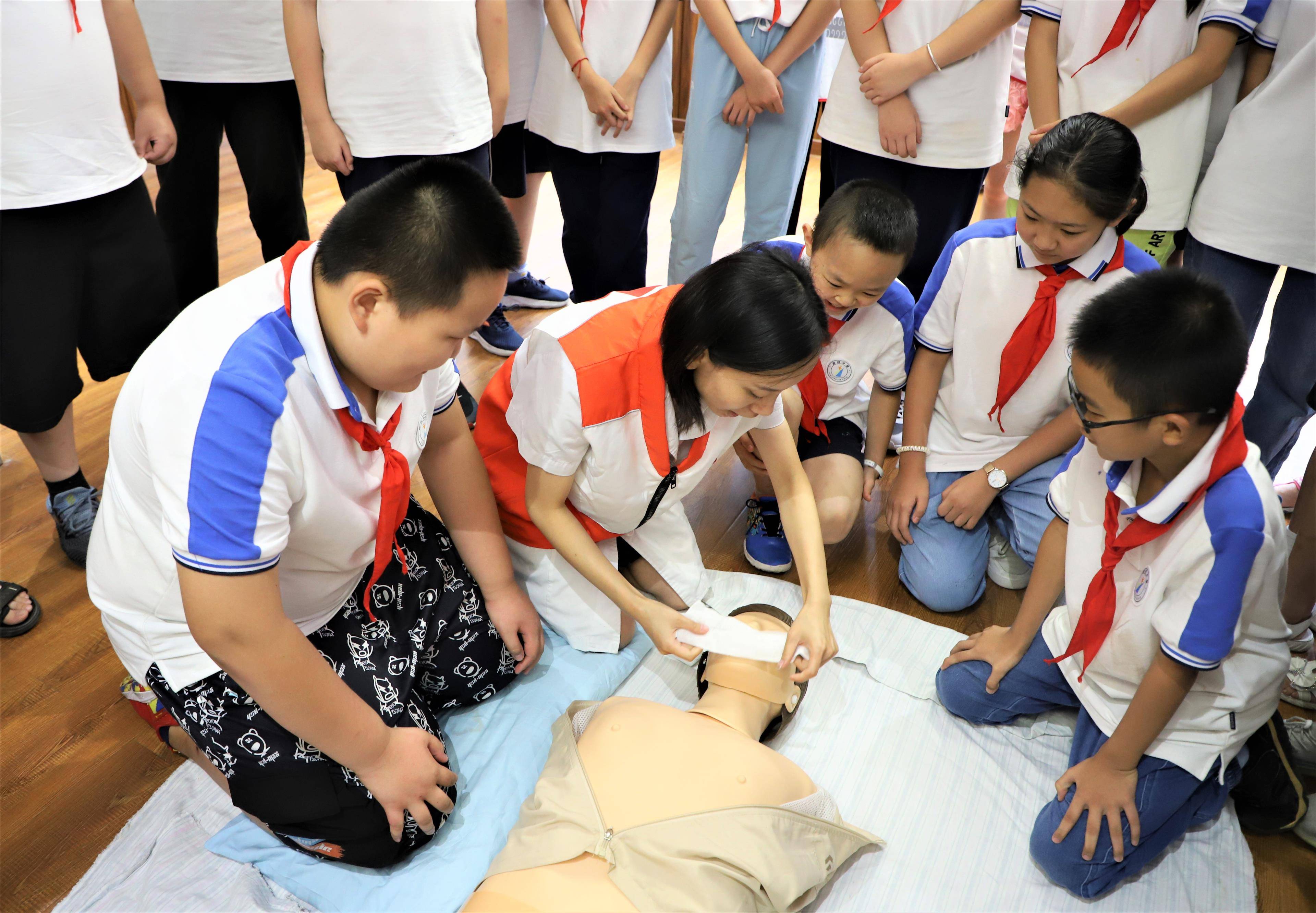 沙坪坝:"做学校的急救英雄" 应急救护培训进校园