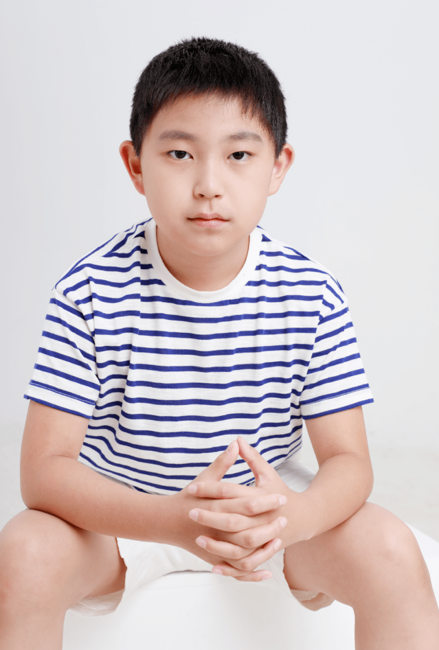 电影|《我和我的父辈》之《乘风》首曝预告，麦田星艺学员与吴京搭戏