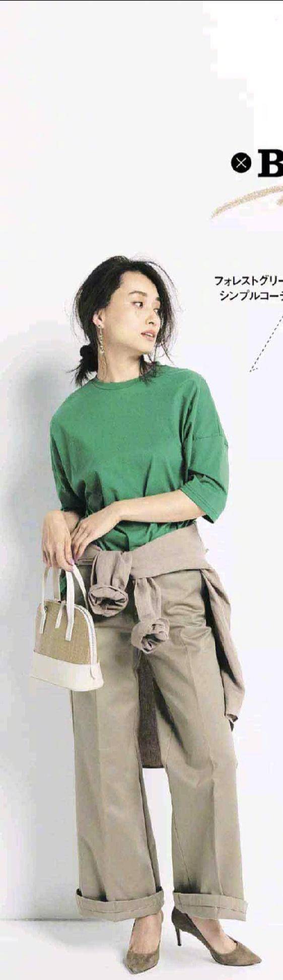 因为|女人过了四十岁，可以尝试一下这款“显瘦裤”，时髦大气又显身材