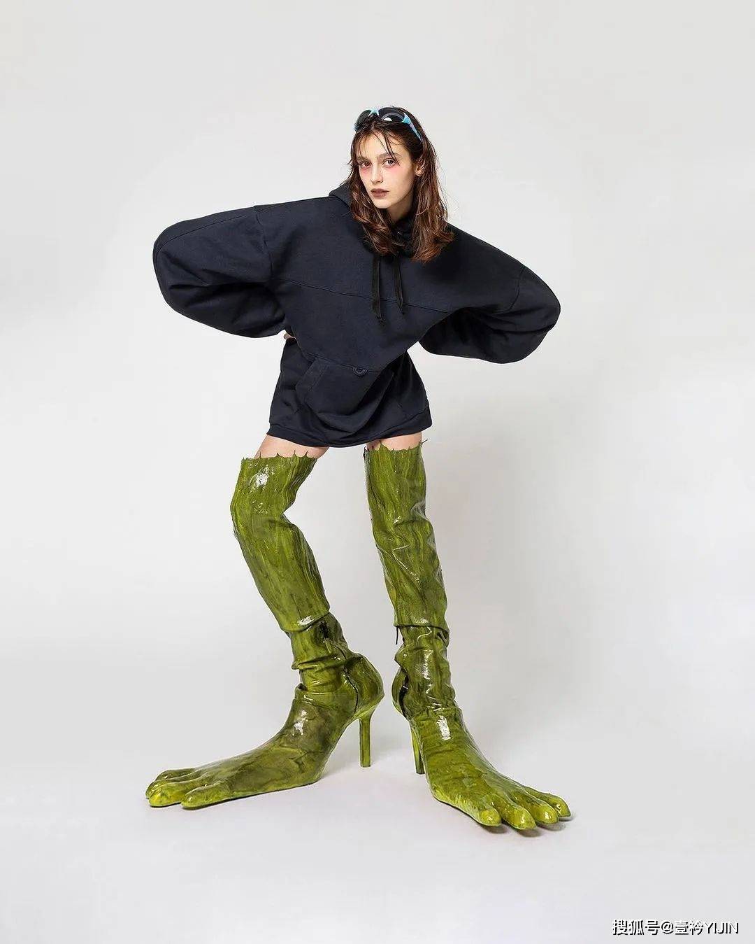 设计|新锐设计师|靠怪兽五指鞋出圈的服装设计师宝藏品牌