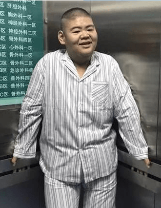原创他是中国第一胖子重668斤为爱减掉400斤如今怎样了