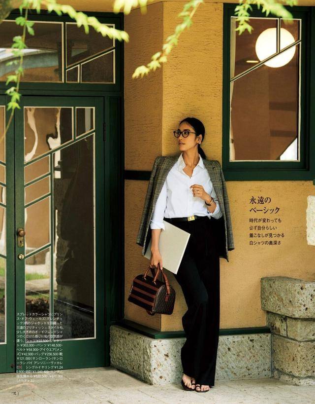 修下宽|秋季的“白色衬衫”，原来有那么多种穿法，怪不得这么受宠