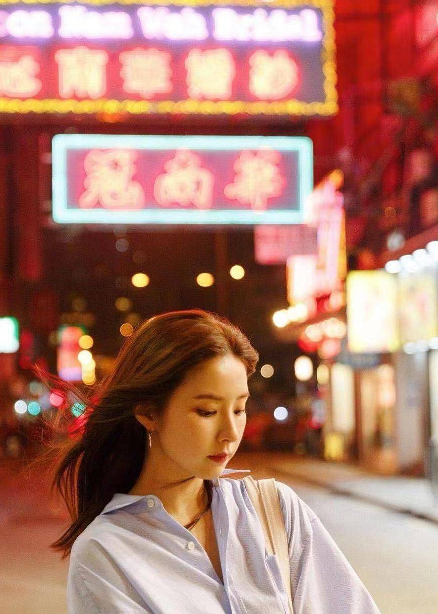 发型|别再披头散发了！这6款“发型”才够美够清凉，时髦还显脸小