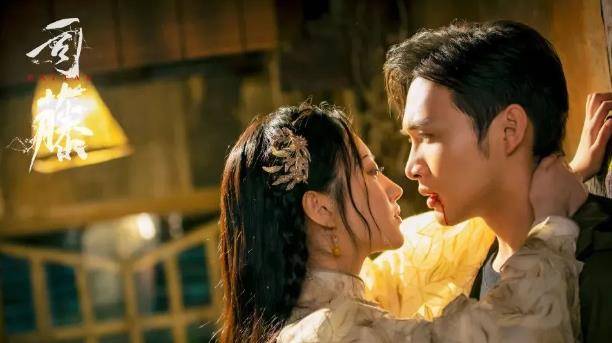 身材|那些大秀A4腰、反手摸肚脐的女星们,为何不敢跟景甜比穿旗袍?