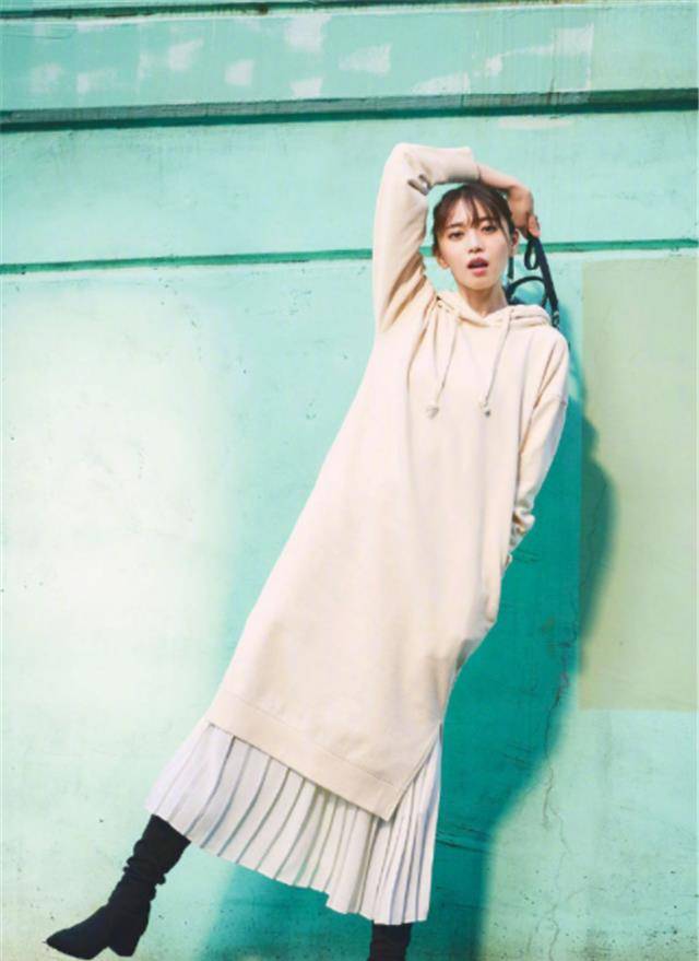 身材|40岁女人穿卫衣，要谨记“三穿三不穿”法则，这样才能时髦又得体