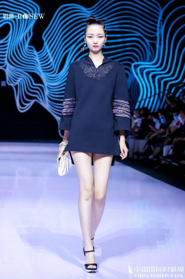 繁星|刘薇“繁星”主题秀：创新非遗 科技赋能 经典传承