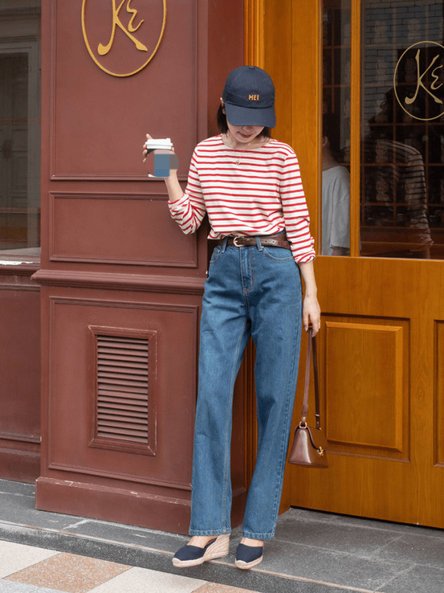 西裤|今年秋天“条纹衫”又火了,搭配上牛仔裤或直筒西裤,高级又洋气