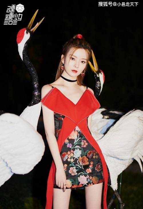 旗袍|硬糖少女旗袍大长腿写真